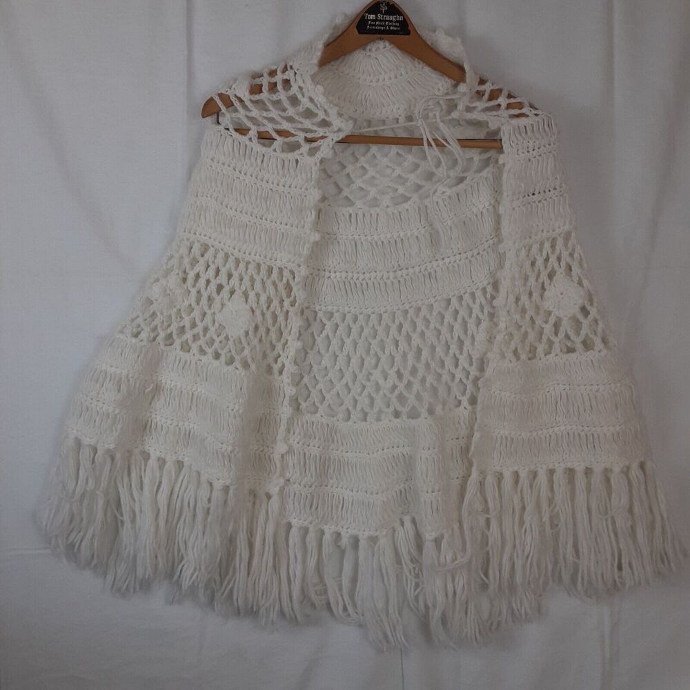 Celebritees by Desco Vintage Hand Crocheted Off White Sweater Shrug